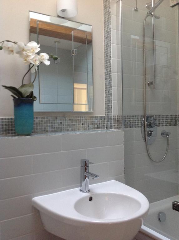 Oundle Bespoke Apartments Екстер'єр фото