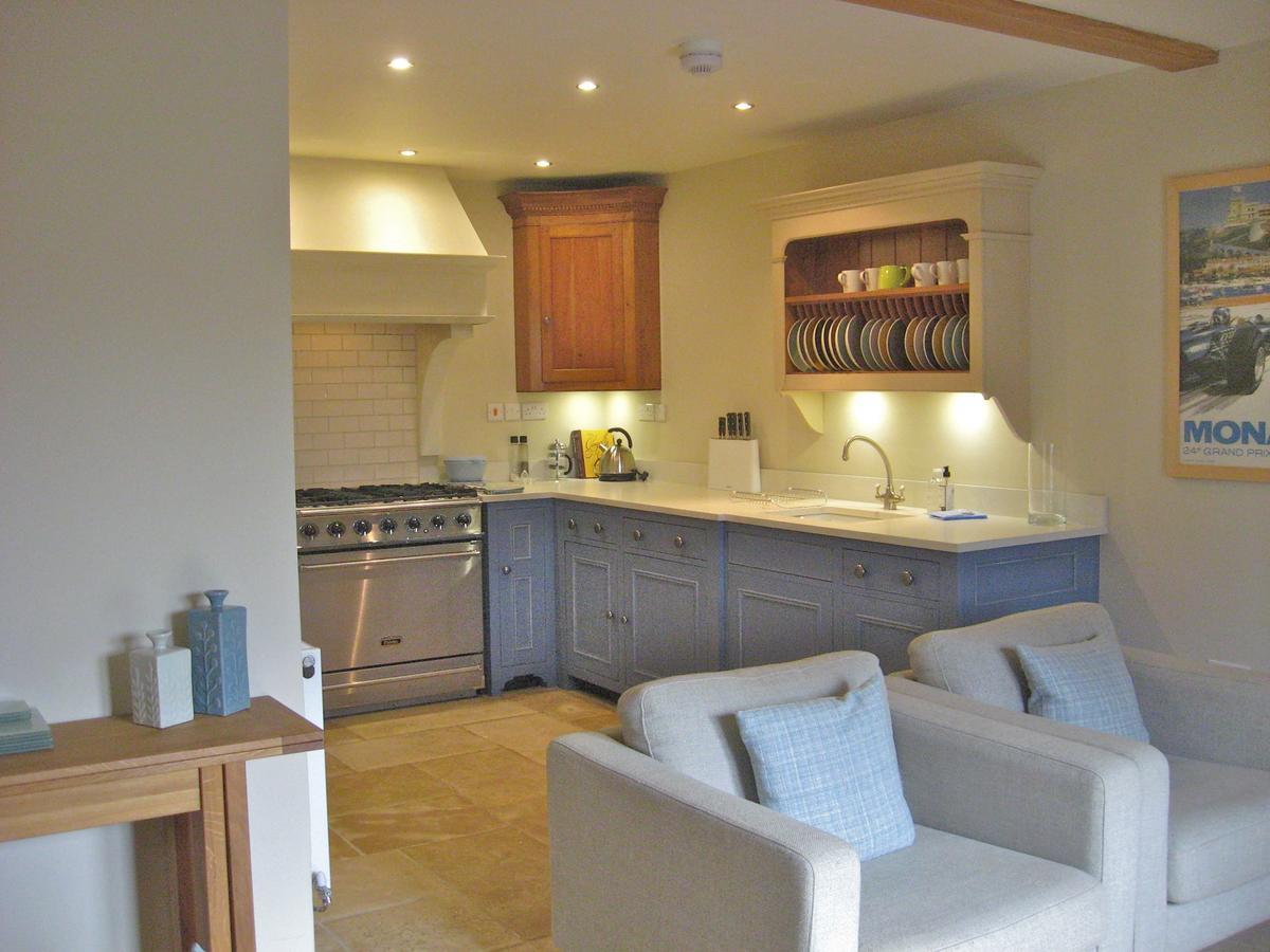 Oundle Bespoke Apartments Екстер'єр фото